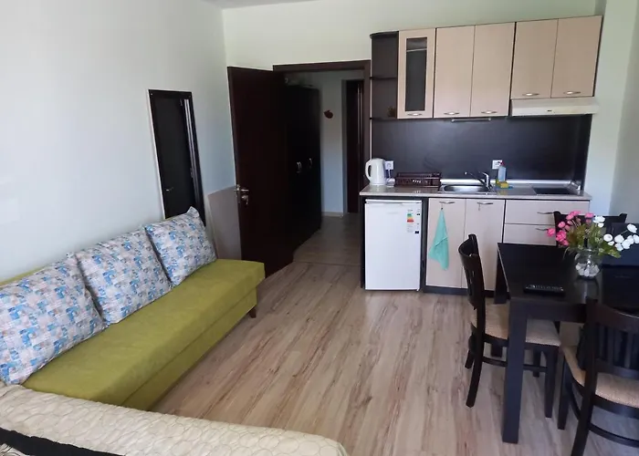 Apartment Seasons - Cozy Near Gondola & Mountain Views *