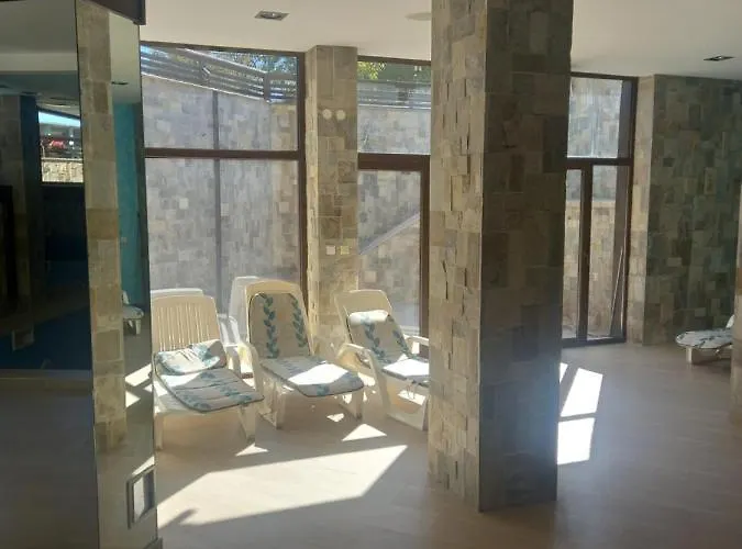 Seasons - Cozy Near Gondola & Mountain Views Apartment